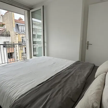 3-rooms With Balcony * Paříž